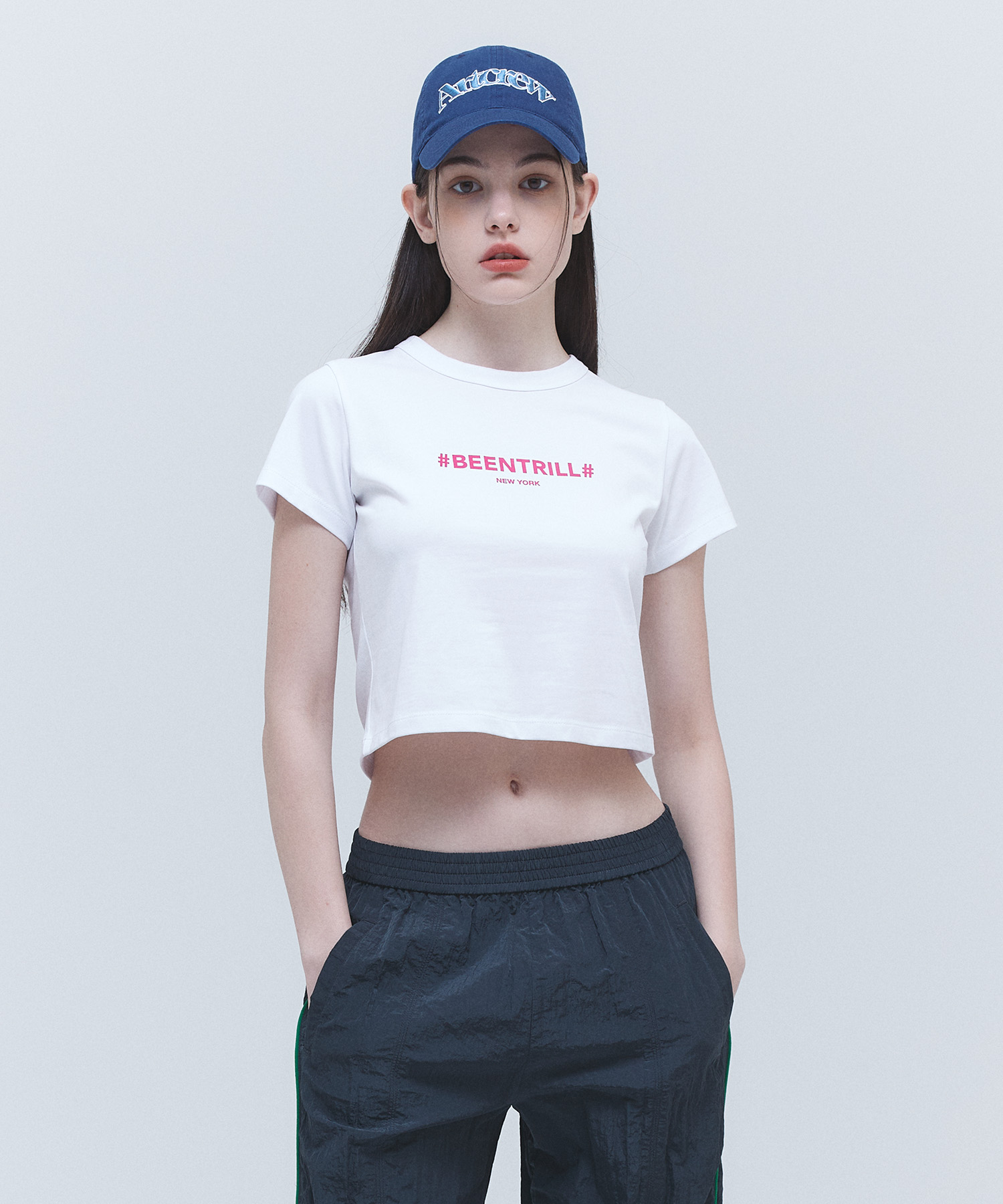 여성 로고 크롭 반팔 티셔츠(오프 화이트)