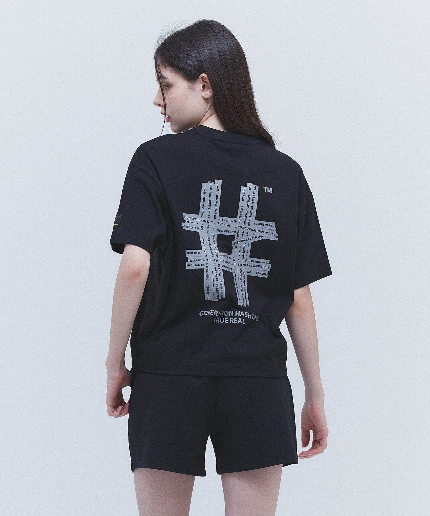 [우먼즈] 뉴 리플렉티브 해시태그 오버핏 반팔 티셔츠(블랙)